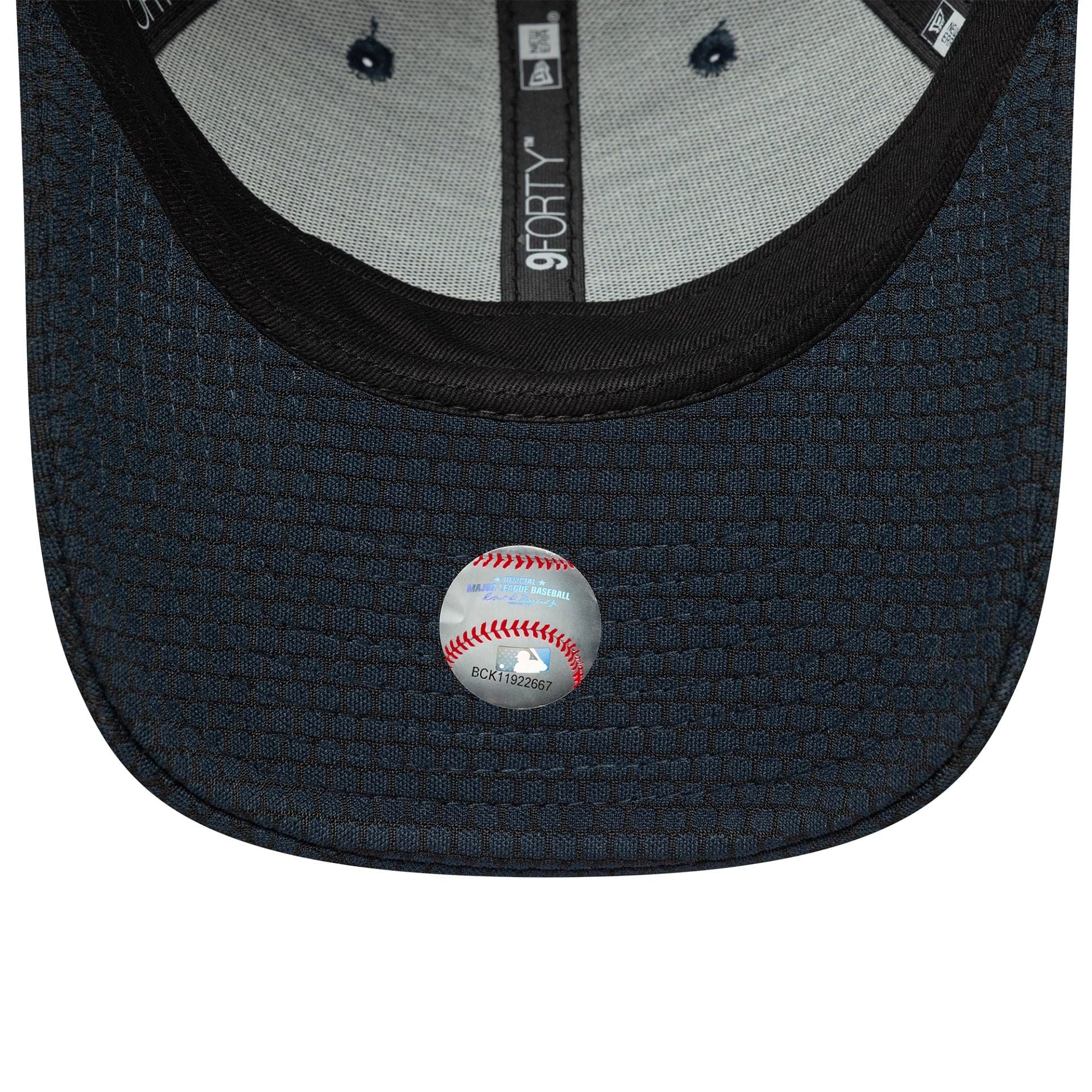 New York Yankees MLB Flawless Monotone Mesh Dark Blue 9FORTY Adjustable Cap - Image 5