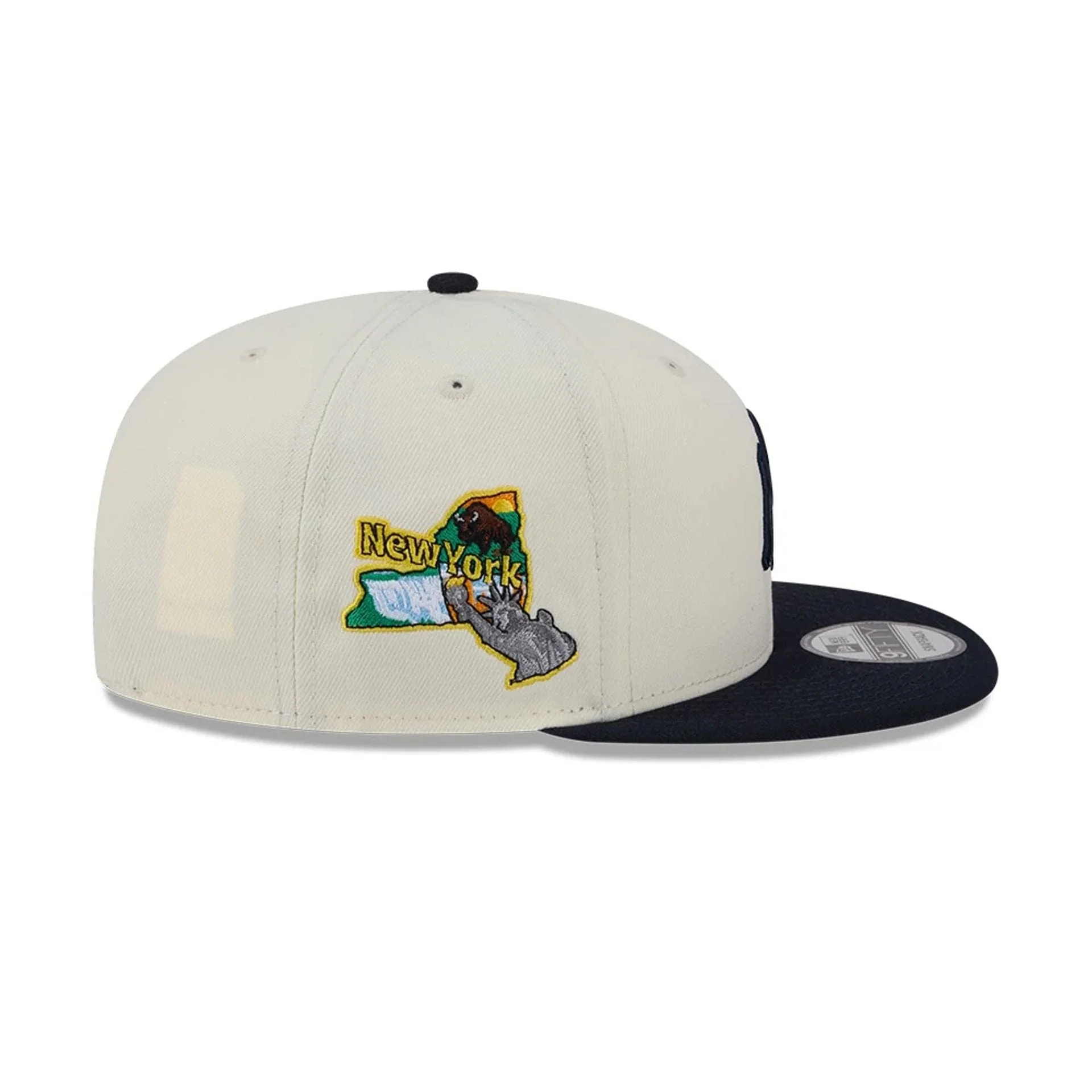 New York Yankees MLB Localized White 9FIFTY Snapback Adjustable Cap - Image 5