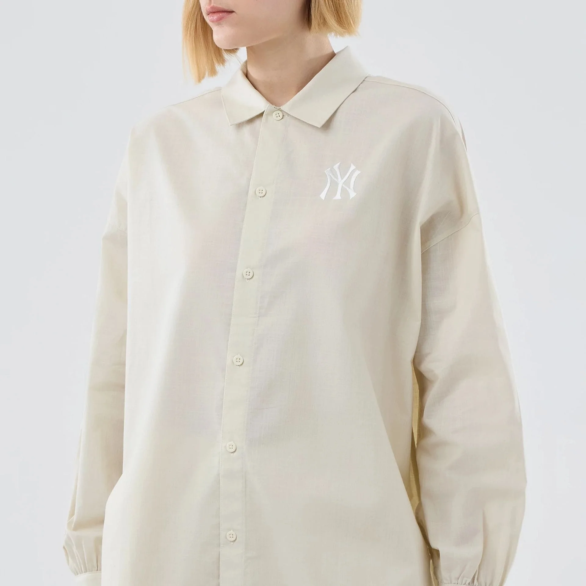 New York Yankees Womens MLB Shirt Cream Long Sleeve Shirt - Image 3
