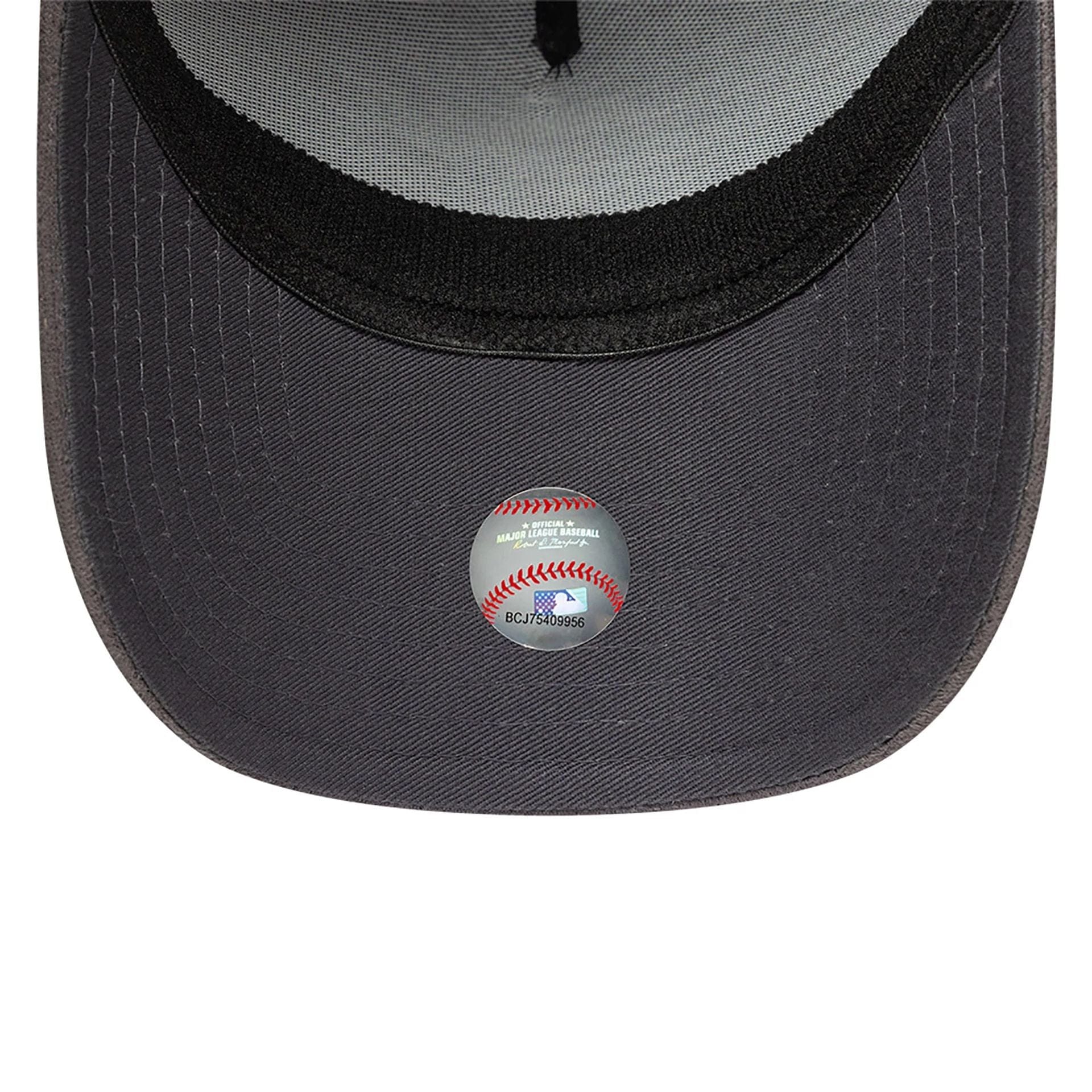 Oakland Athletics MLB Suede Grey 39THIRTY A-Frame Stretch Fit Cap - Image 4